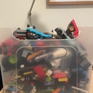 LEGO 6+ lbs Jumbo Assortment! Includes electric and 5 platforms for building.